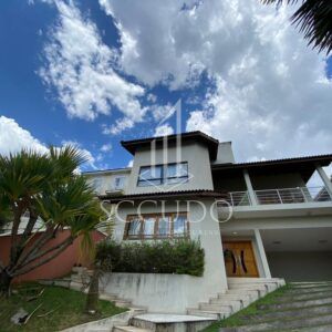 Residência Exclusiva no Arujá Hills III – Sofisticação, Amplitude e Privacidade